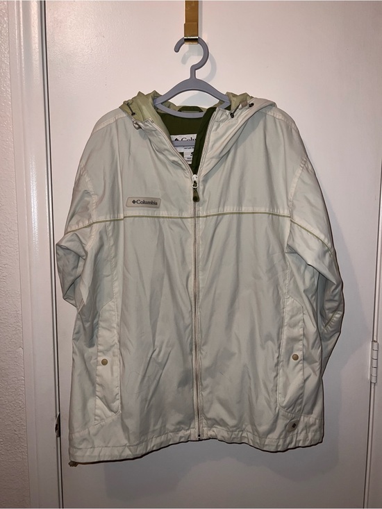 Columbia Other - Columbia Cream Hooded Windbreaker with Pale Green Lining